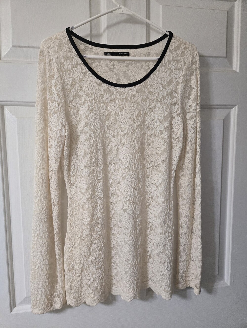 Women's Lace Long-Sleeve Top in Cream with Black Trim Size Medium
